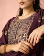 Women Embellished Straight Kurta Set - Image 3